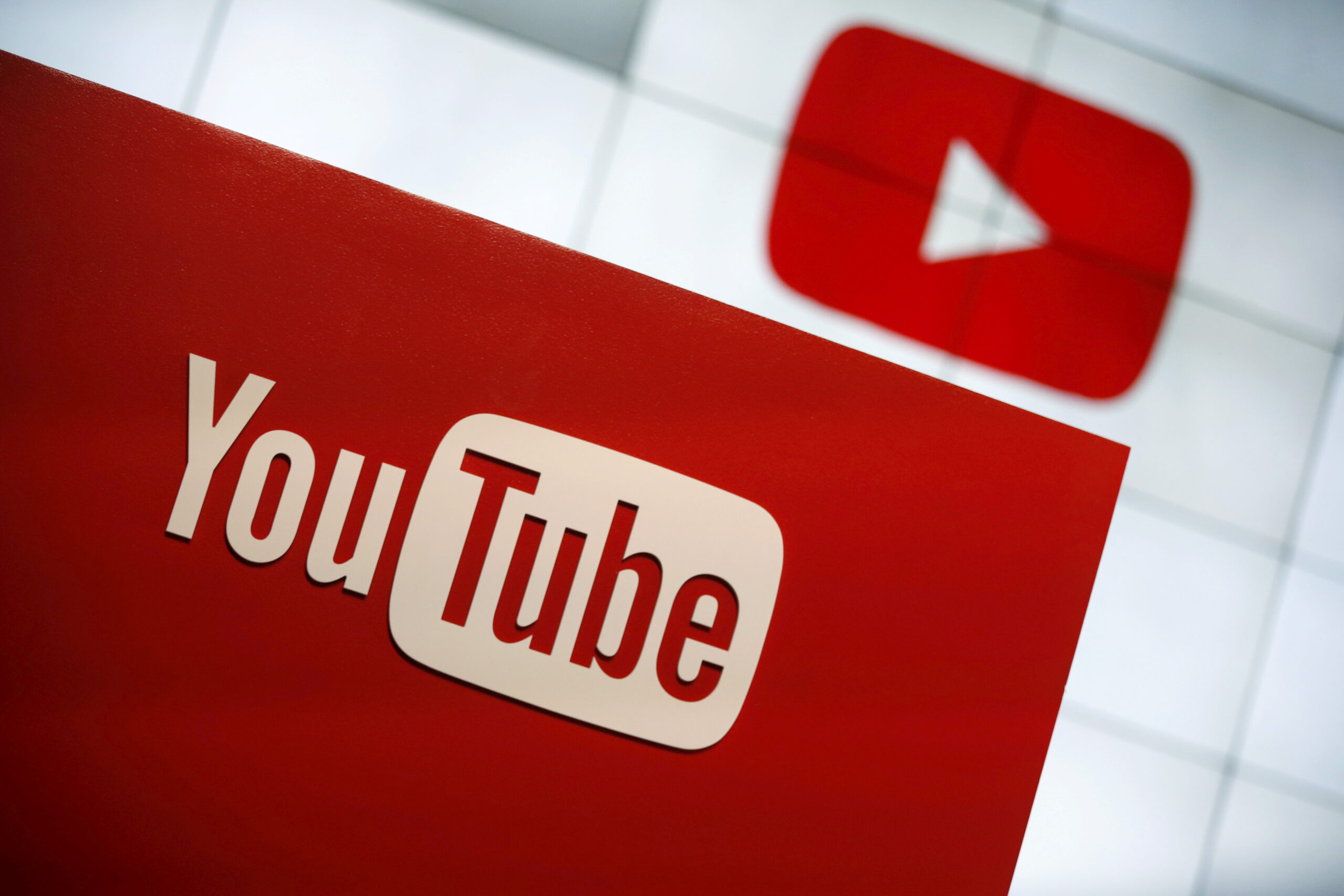 Come far cancellare da YouTube video che violano la privacy